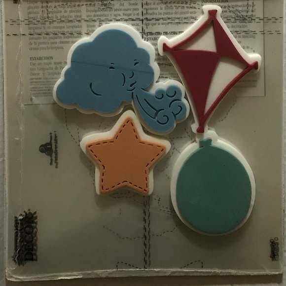 Plaid Kids Decor, 2 Stencils/4 Stamps, Bear, kite, balloon, star - Picture 4 of 6